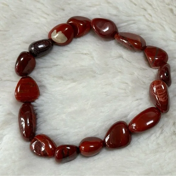 BEAUTIFUL DEEP RED JASPER COABOCHONS WITH WHITE MARBLING IN STONES BRACELET OS - Picture 1 of 5